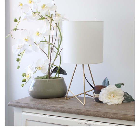 Lamp - Picture 2 of 5